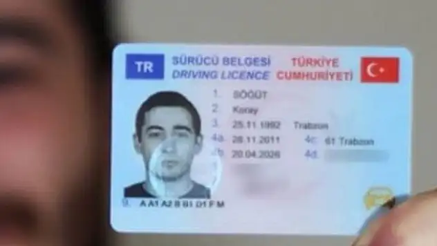 Kimlik ve ehliyette yeni dönem! 800 bin kişi başvurdu