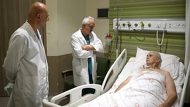 Kimyasal temizleyicilerin bulunduğu havuza düştü, belden aşağısında 3. derece yanık oluştu

