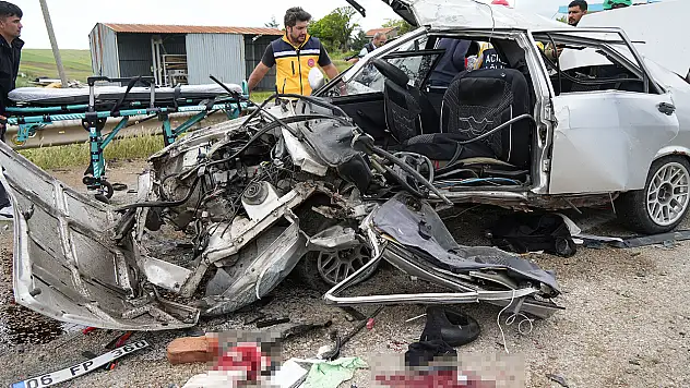 Kırıkkale'de feci kaza! otomobiller çarpıştı, 2 kişi yaşamını yitirdi