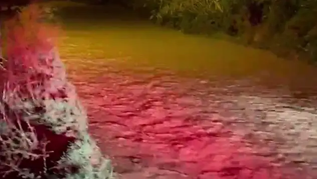 Kırıkkale'de sağanak anne- çocuğu itfaiye kurtardı
