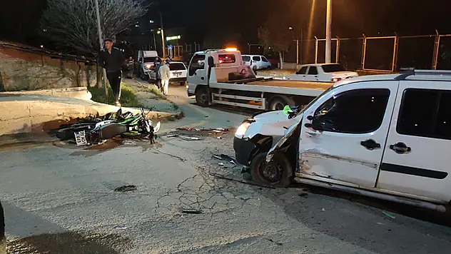 Kırıkkale'de hafif ticari araçla çarpışan motosiklet sürücüsü hayatını kaybetti