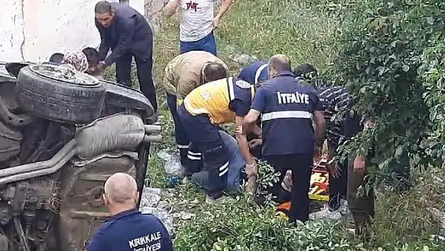 Kırıkkale'de otomobil şarampole devrildi: 3 yaralı
