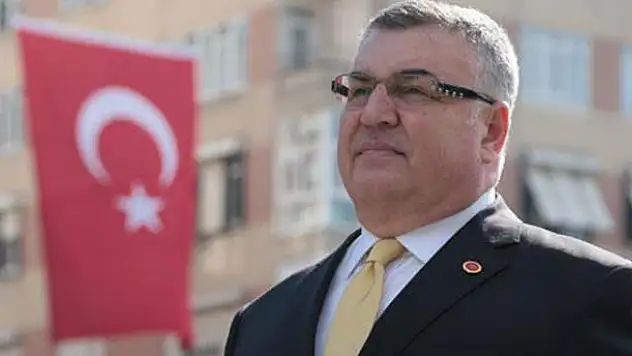 Kırklareli Belediye Başkanı Mehmet Siyam Kesimoğlu'nun Twitter'da bir gence verdiği yanıt olay