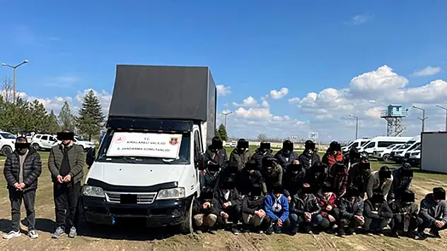 Kırklareli'de 111 düzensiz göçmen yakalandı: 4 organizatör tutuklandı
