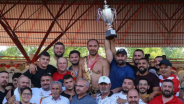 Kırkpınar'da başpehlivanlığı Ali Gürbüz kazandı
