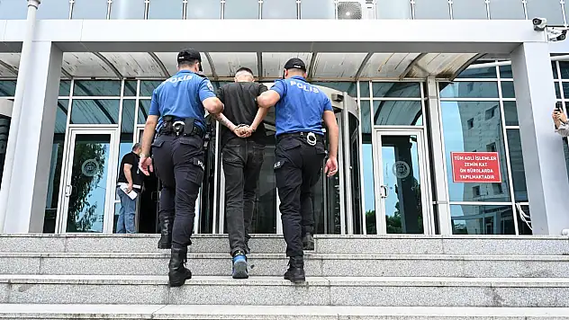 Kırmızı bültenle aranan hükümlü kıskıvrak yakalandı