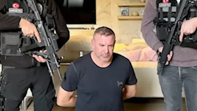 Kırmızı bültenle aranan organize suç örgütü elebaşı Eric Schroeder, İstanbul'da yakalandı
