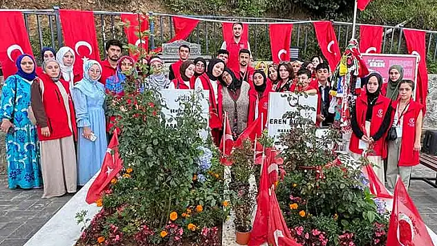 Kırmızı Yelekliler 3 yılda 100 bin çocuğa ulaştı