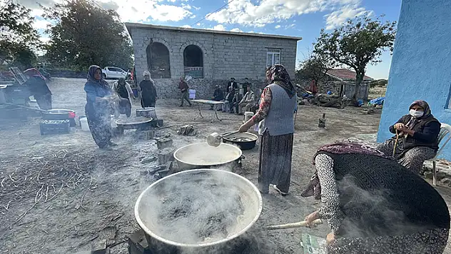 Kırsal mahallenin kadın muhtarı girişimci ev hanımlarıyla kalkınmanın öncüsü oluyor