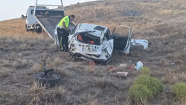Kırşehir'de otomobil şarampole devrildi: 1 ölü, 1 yaralı

