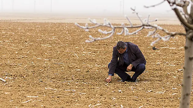 Kışın kurak geçtiği Konya Ovası'nda kar umudu