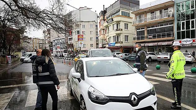 Kısıtlamaları ihlal eden 21 bin 495 kişi hakkında işlem yapıldı