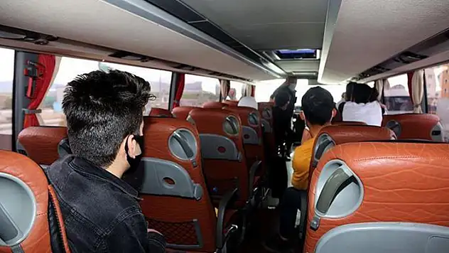Kısıtlamaların kalkacağı açıklamasıyla otobüs ve uçak seferlerinde yoğunluk! Konya'ya gelecekler otobüs tercih ediyor
