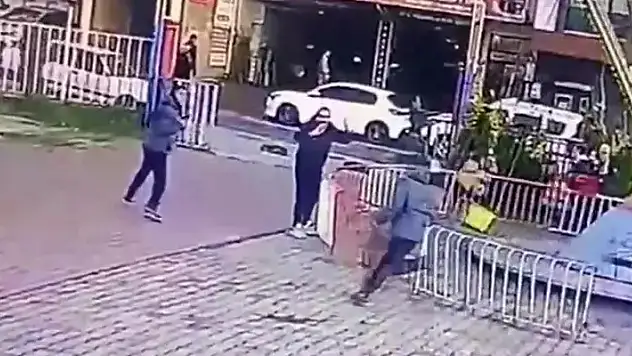 Kız kardeşinin sevgilisine çocuk parkında silahlı saldırı!
