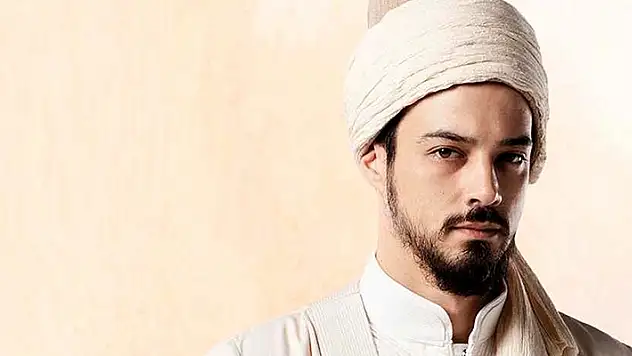 Kızıl Goncalar Mert Yazıcıoğlu kimdir?  Mert Yazıcıoğlu kaç yaşında nereli?

