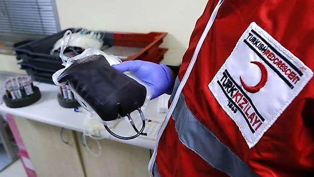 Kızılay'dan vatandaşlara 'çağrı': Kan stokları asgari seviyenin altına düştü
