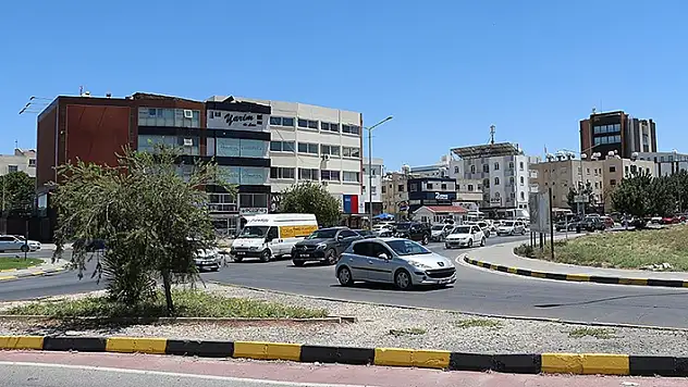 KKTC'de sıcak nedeniyle 21 Temmuz'a kadar belirli saatlerde dışarıda çalışılması yasaklandı
