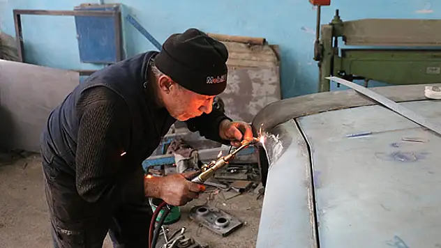 Klasik otomobillere usta dokunuş