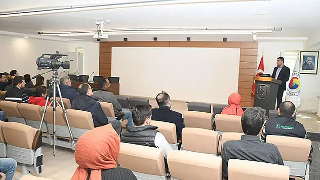 KO'da yabancı çalışanlar hakkında bilgilendirme toplantısı yapıldı