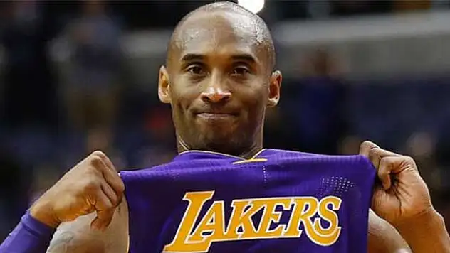 Kobe Bryant helikopter kazasında hayatını kaybetti