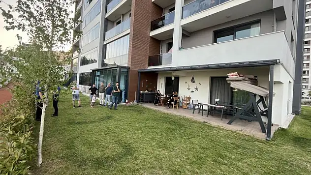 Kocaeli'nde 7. kattan düşen genç hayatını kaybetti
