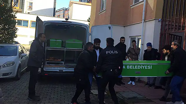 Kocaeli'de bir erkek, tartıştığı eşini öldürdü, oğlunu da ağır yaraladı 