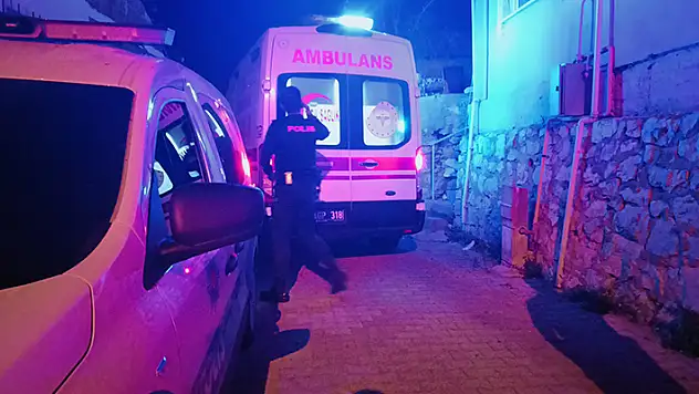 Kocaeli'de, evde çıkan tartışmada 2 kişi silahla vurularak yaralandı
