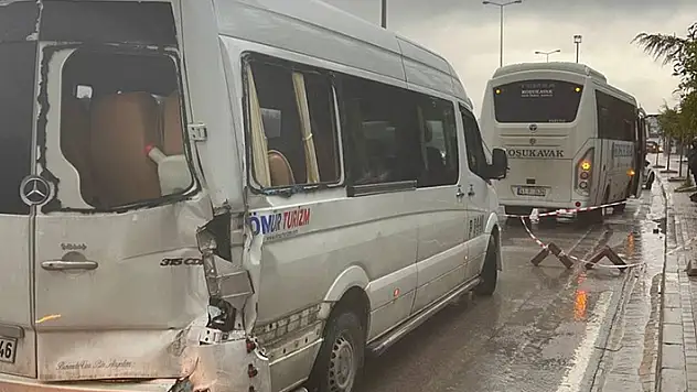 Kocaeli'de zincirleme trafik kazasında 6 işçi yaralandı
