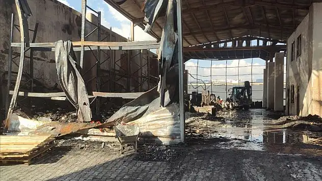 Kocaeli'de kozmetik fabrikasında çıkan yangında ölü sayısı 7'ye yükseldi