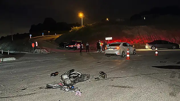 Kocaeli'de otomobil ile motosiklet çarpıştı 1 ölü, 2 yaralı