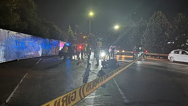 Kocaeli'de tırla çarpışan motosikletli öldü