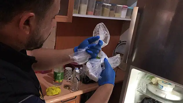 Kokain buzdolabından çıktı