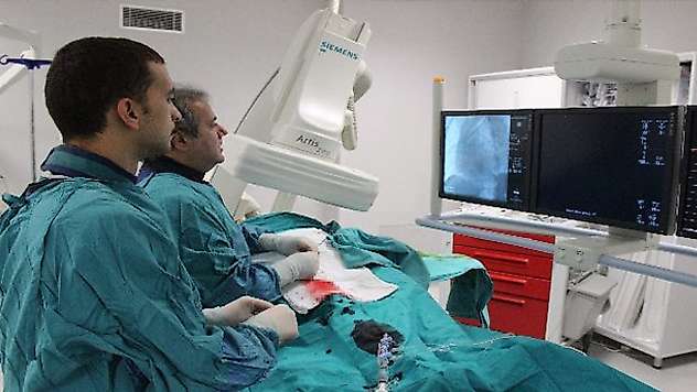 Koldan Yapılan Anjiyolar Ölüm Riskini Azaltıyor