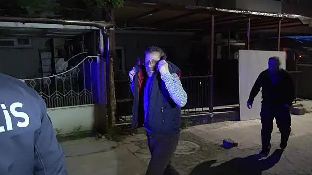 Komedi filmi gibi kumar operasyonu: Şüpheliler şekilden şekle girdi! Nikah kıyıyorduk
