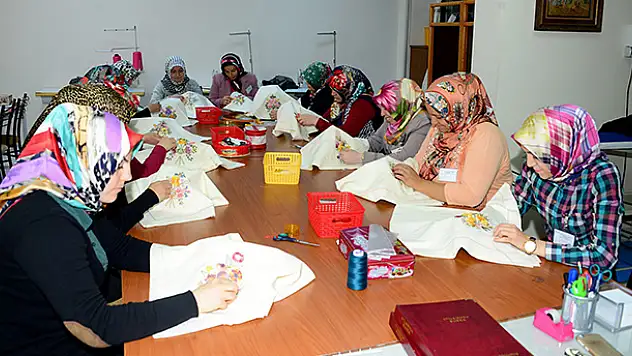 Komek, İstihdama ve Sosyal Hayata Katkı Sağlıyor