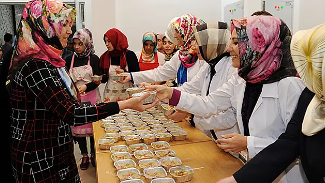 KOMEK'lerde aşure geleneği yaşatılıyor