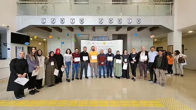 KOMEK mülteci uyumuna yönelik hazırlanan AB projesine ev sahipliği yaptı
