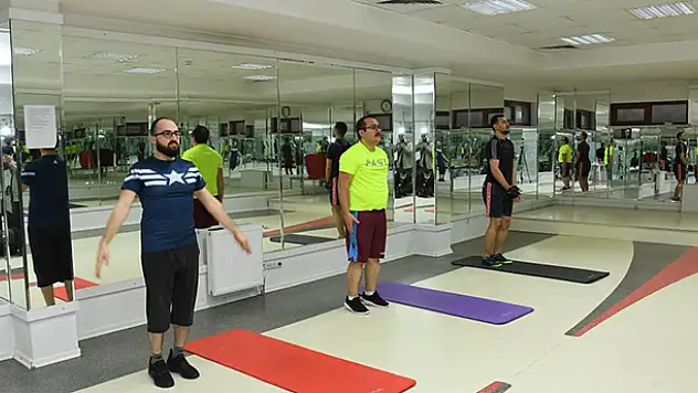 KOMEK'te uzaktan ve yüz yüze spor kursları devam ediyor