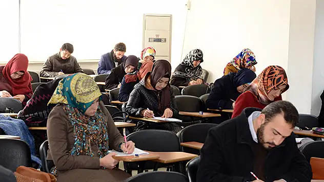 KOMEK'te Yeni Açılan Merkezlere Sınavla Öğretmen Alınıyor