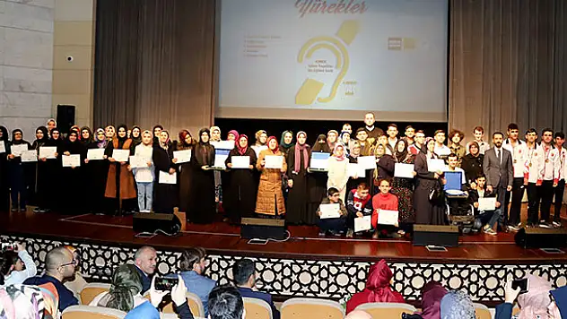 KOMEK'ten 'Engel Tanımayan Yürekler' programı