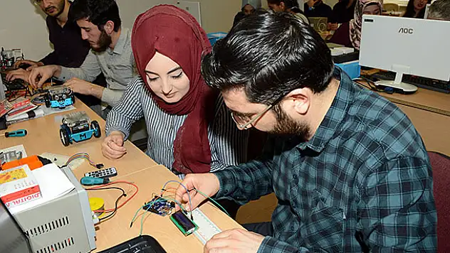KOMEK'ten Robotik Kodlama Eğitimi