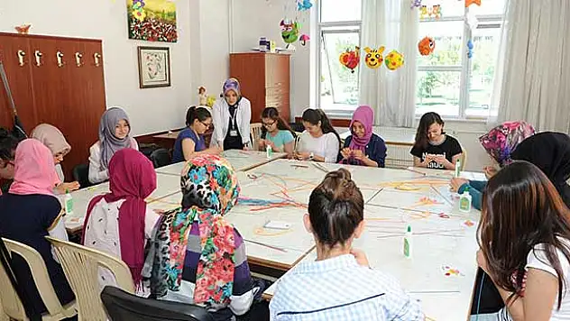 KOMEK Yaz Okulu çoşkuyla başladı
