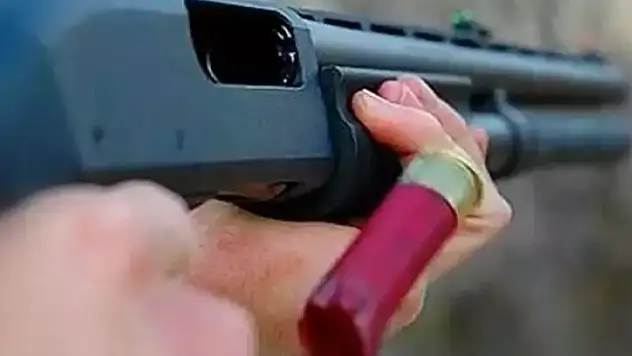 Komşusunu domuz sanıp tüfekle vurarak öldürdü
