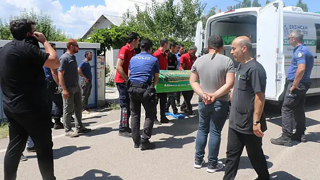 Komşusunu kürekle öldüren sanığa müebbet hapis cezası
