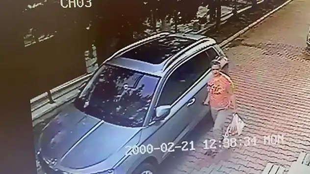 Komşusunun sıfır otomobilini çizerken güvenlik kamerasına yakalandı
