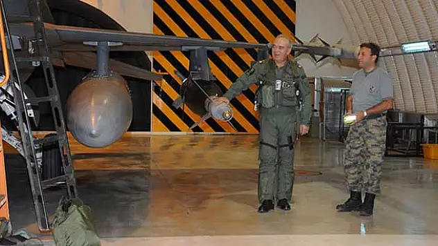 Komutan PKK kamplarını bombaladı