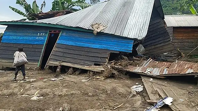 Kongo'da en az 100 işçi heyelan nedeniyle madende mahsur kaldı
