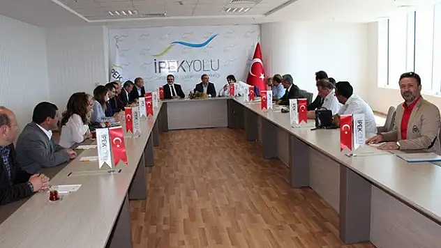 KONSİAD İpekyolu Derneği'ni ziyaret etti