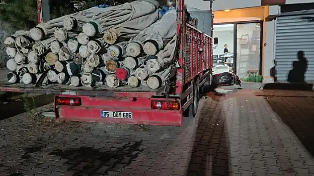 Kontrolden çıkan kamyon dükkana daldı
