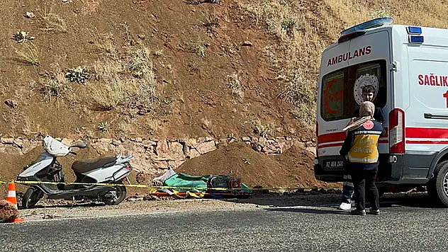 Kontrolden çıkan motosiklet devrildi: 1 ölü, 1 yaralı